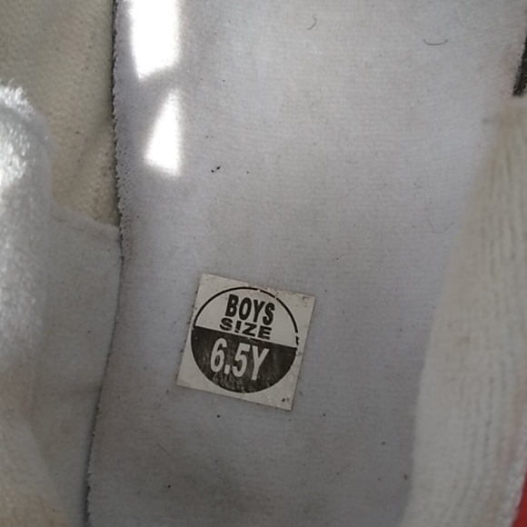 Nike gym shoes - Picture 3 of 4